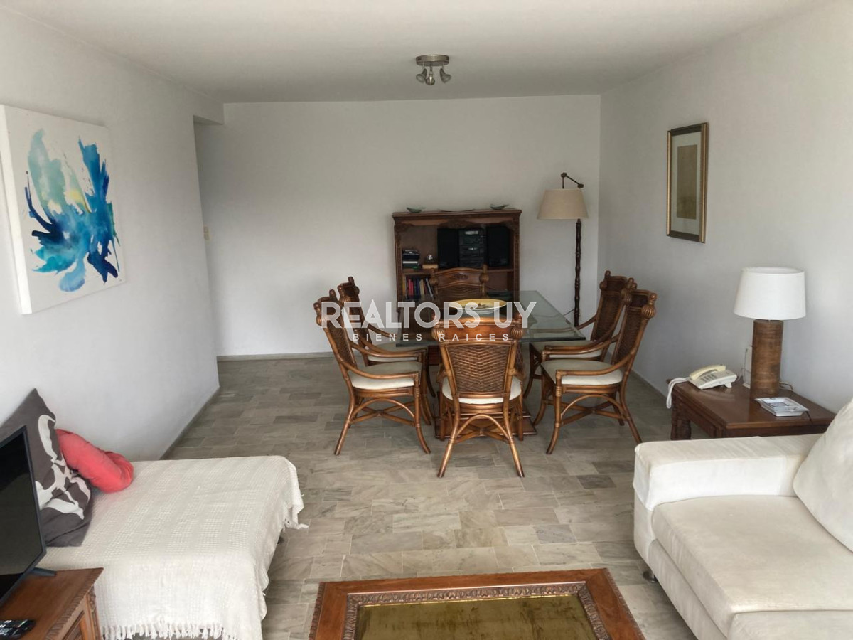 Apartamento de 3 dormitorios en venta! - RLT1151A