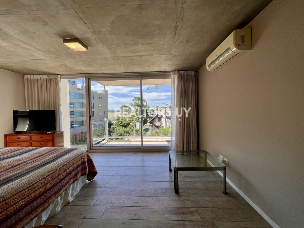 Apartamento ID.578 - Exclusivo departamento en venta frente a playa mansa- Punta del Este