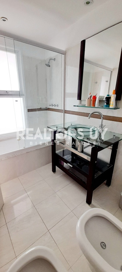 Apartamento ID.300 - Apto 4 dorm. en suite Brava - Alquiler temporal