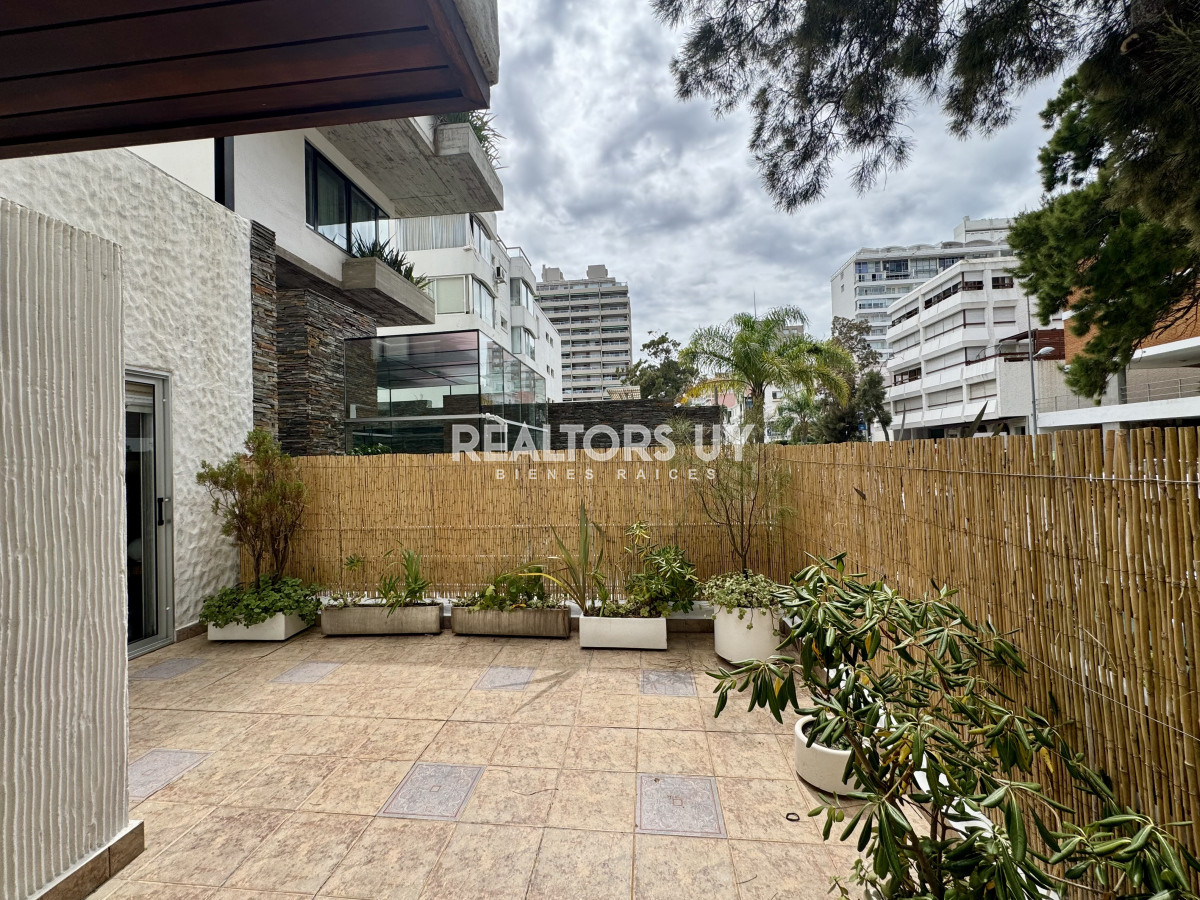 Apartamento ID.480 - Departamento de 2 dormitorios en península, ALQUILER ANUAL E INVERNAL