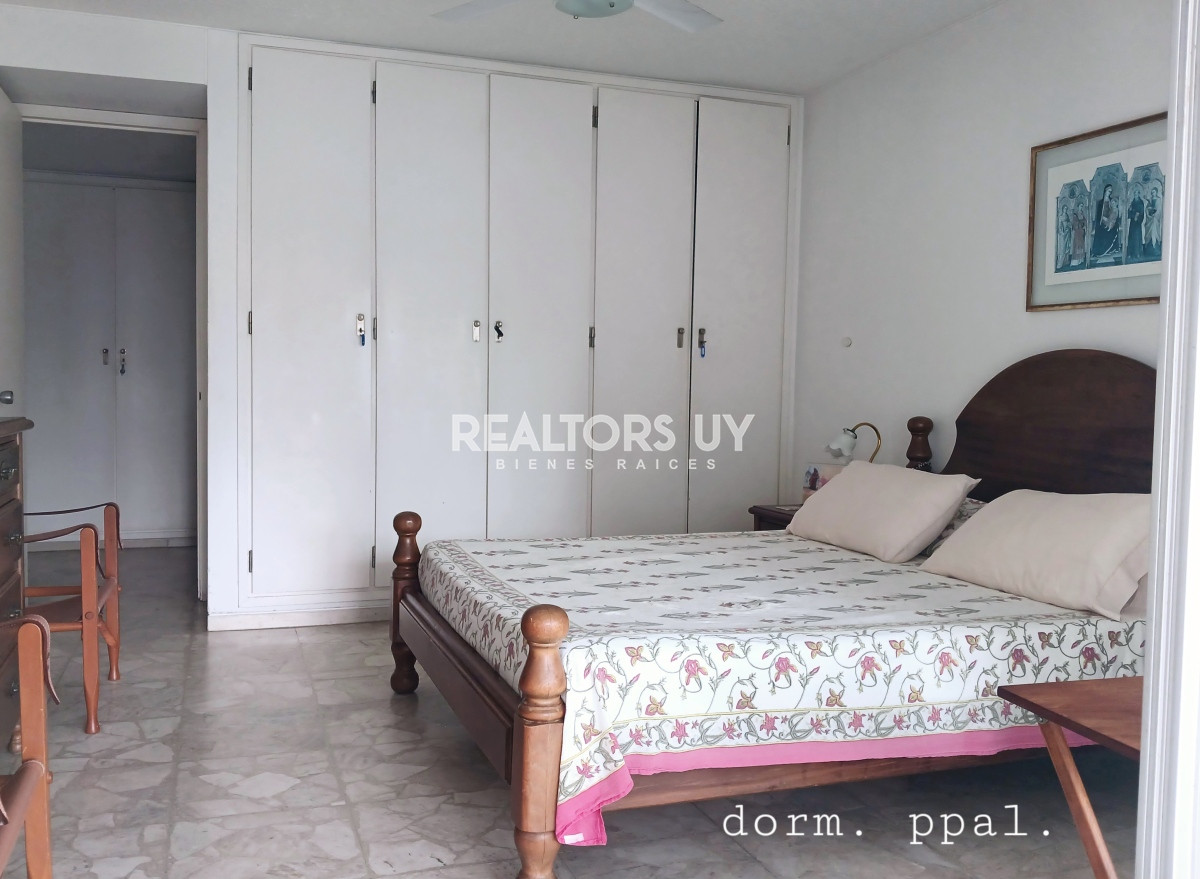 Apartamento ID.221 - Venta semipiso en Brava, 3 dorm y servicio