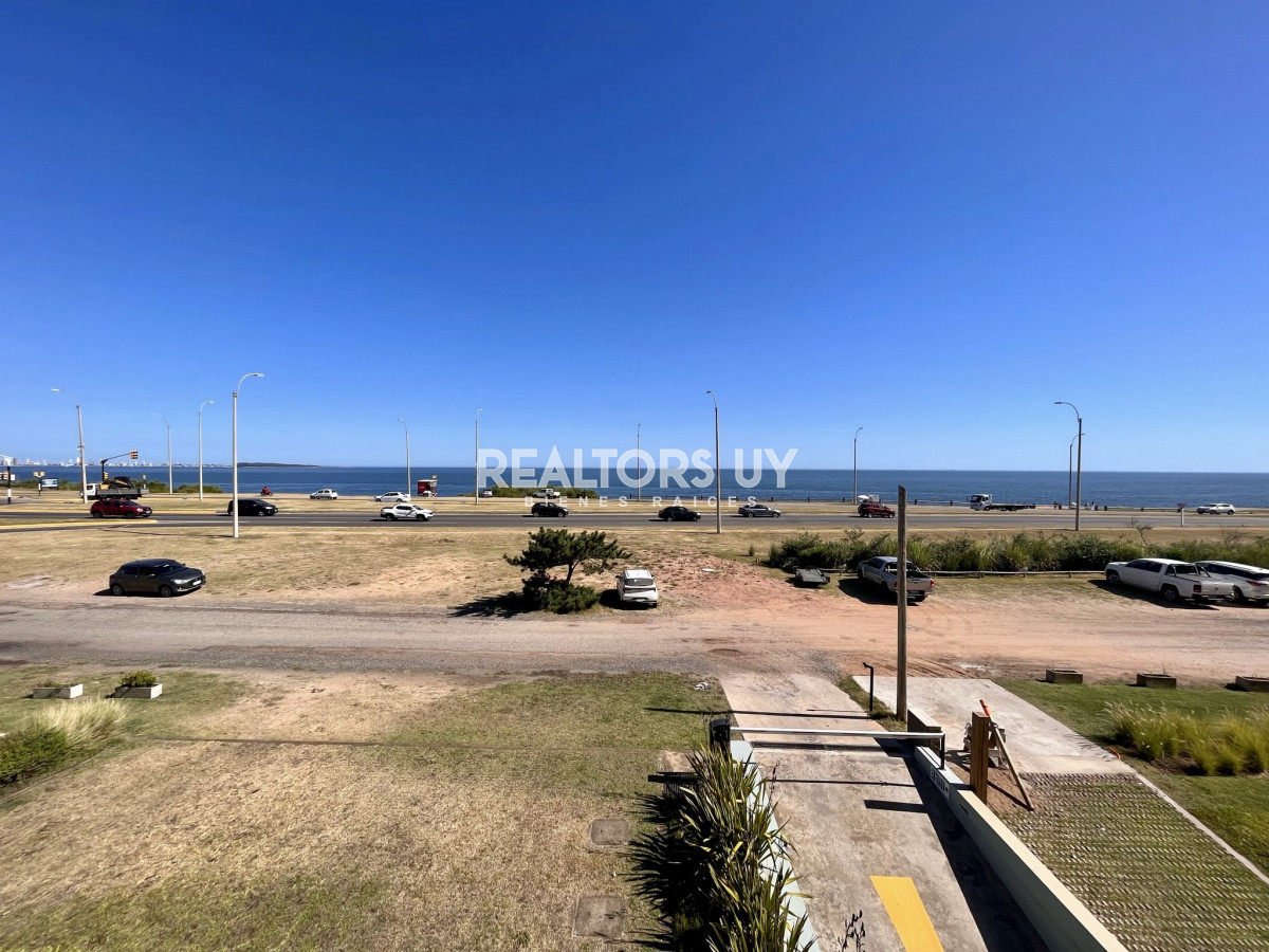 Apartamento ID.578 - Exclusivo departamento en venta frente a playa mansa- Punta del Este