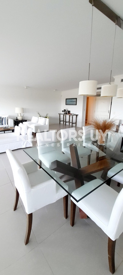 Apartamento ID.300 - Apto 4 dorm. en suite Brava - Alquiler temporal