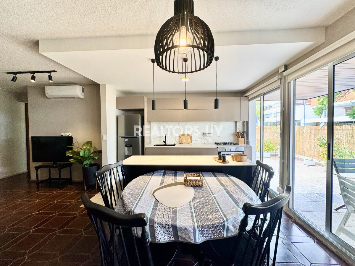 Apartamento ID.480 - Departamento de 2 dormitorios en península, ALQUILER ANUAL E INVERNAL