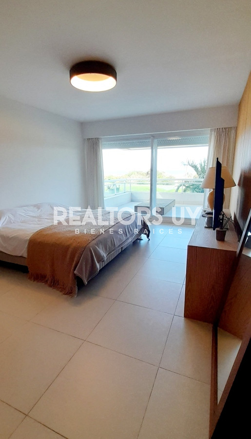 Apartamento ID.300 - Apto 4 dorm. en suite Brava - Alquiler temporal