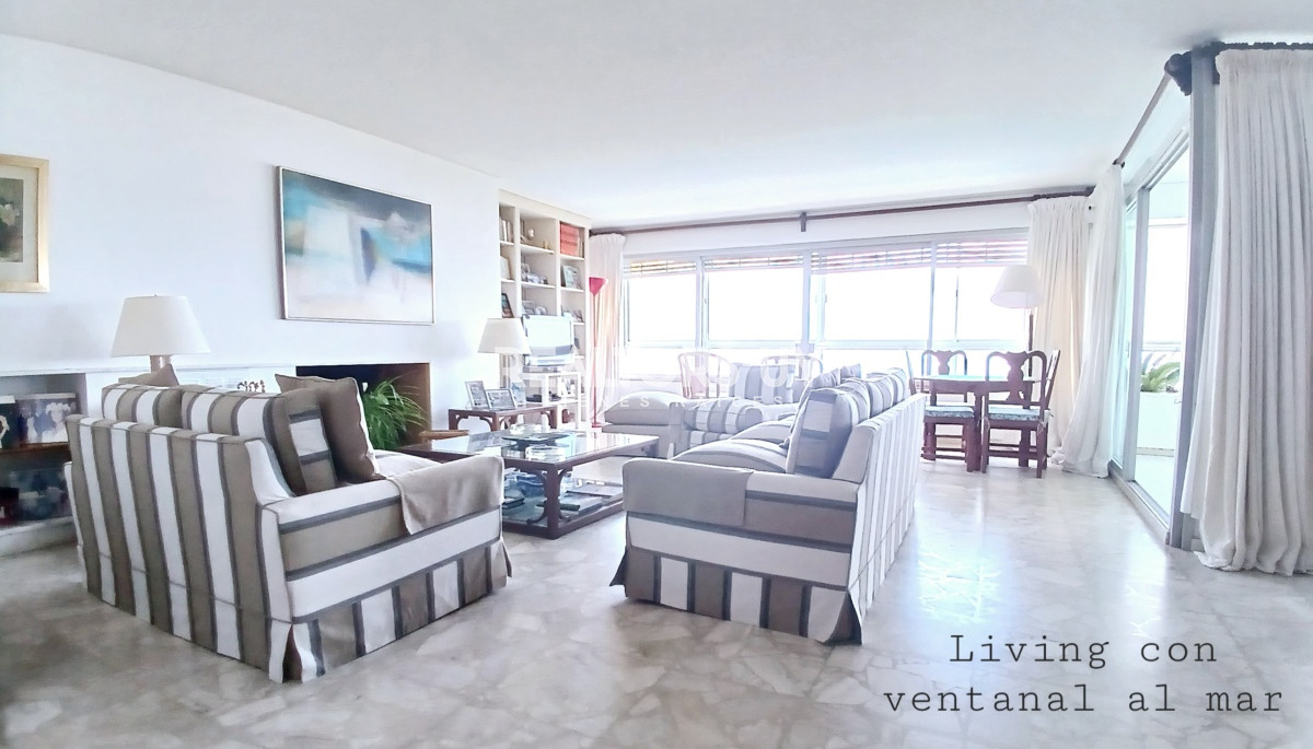 Apartamento ID.221 - Venta semipiso en Brava, 3 dorm y servicio
