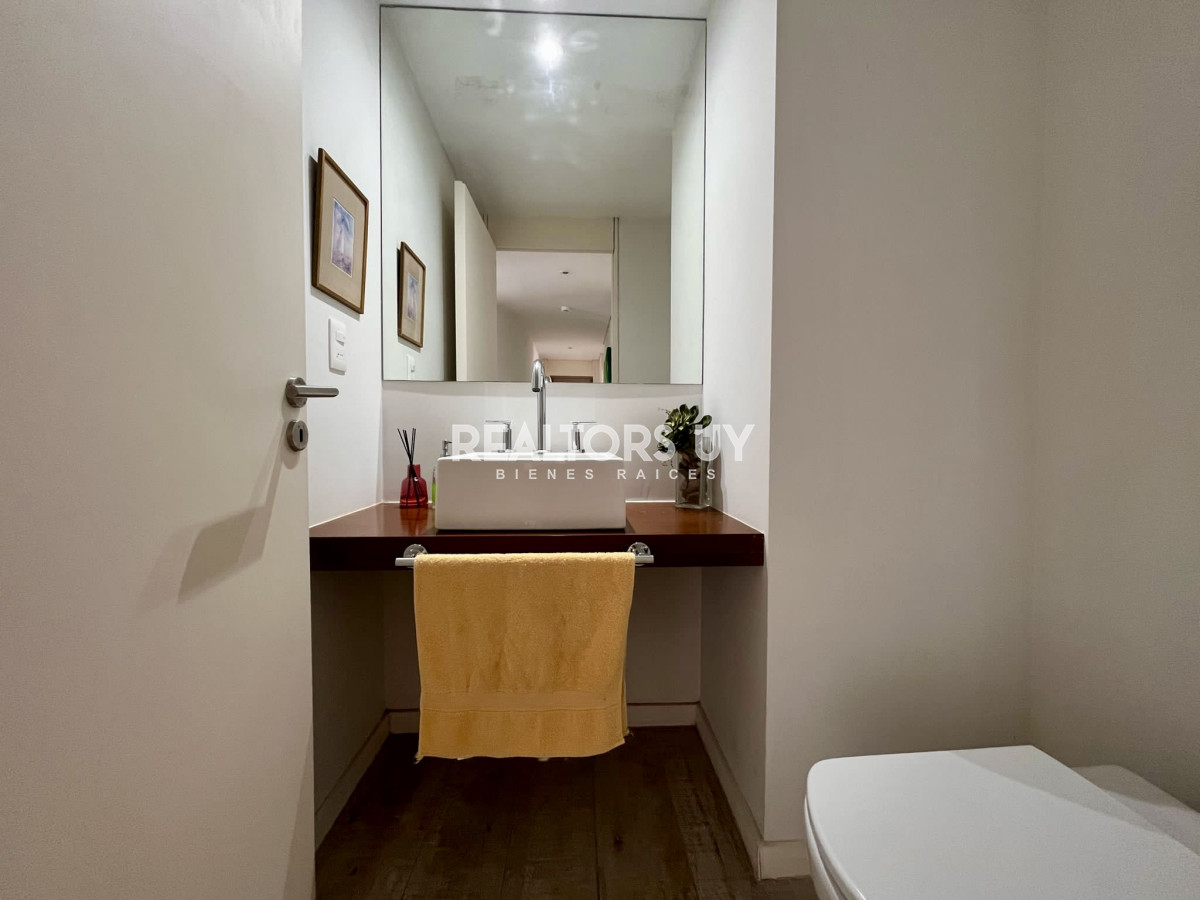 Apartamento ID.578 - Exclusivo departamento en venta frente a playa mansa- Punta del Este