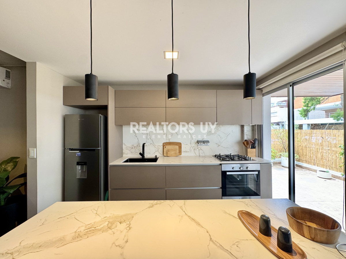 Apartamento ID.480 - Departamento de 2 dormitorios en península, ALQUILER ANUAL E INVERNAL