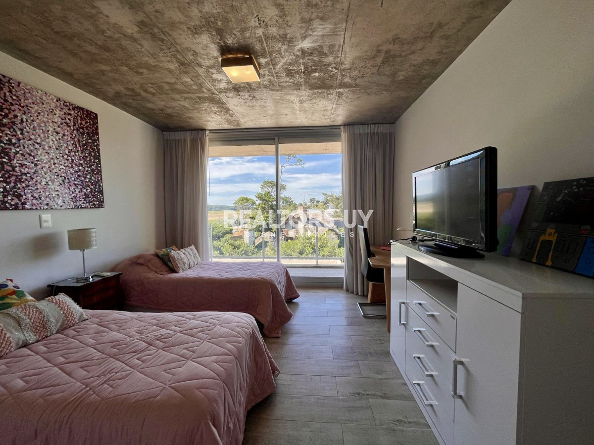 Apartamento ID.578 - Exclusivo departamento en venta frente a playa mansa- Punta del Este