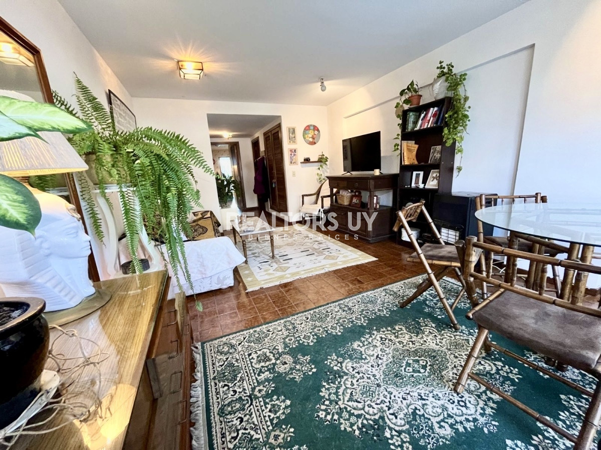 Apartamento ID.2 - Apartamento de 4 dormitorios en alquiler anual