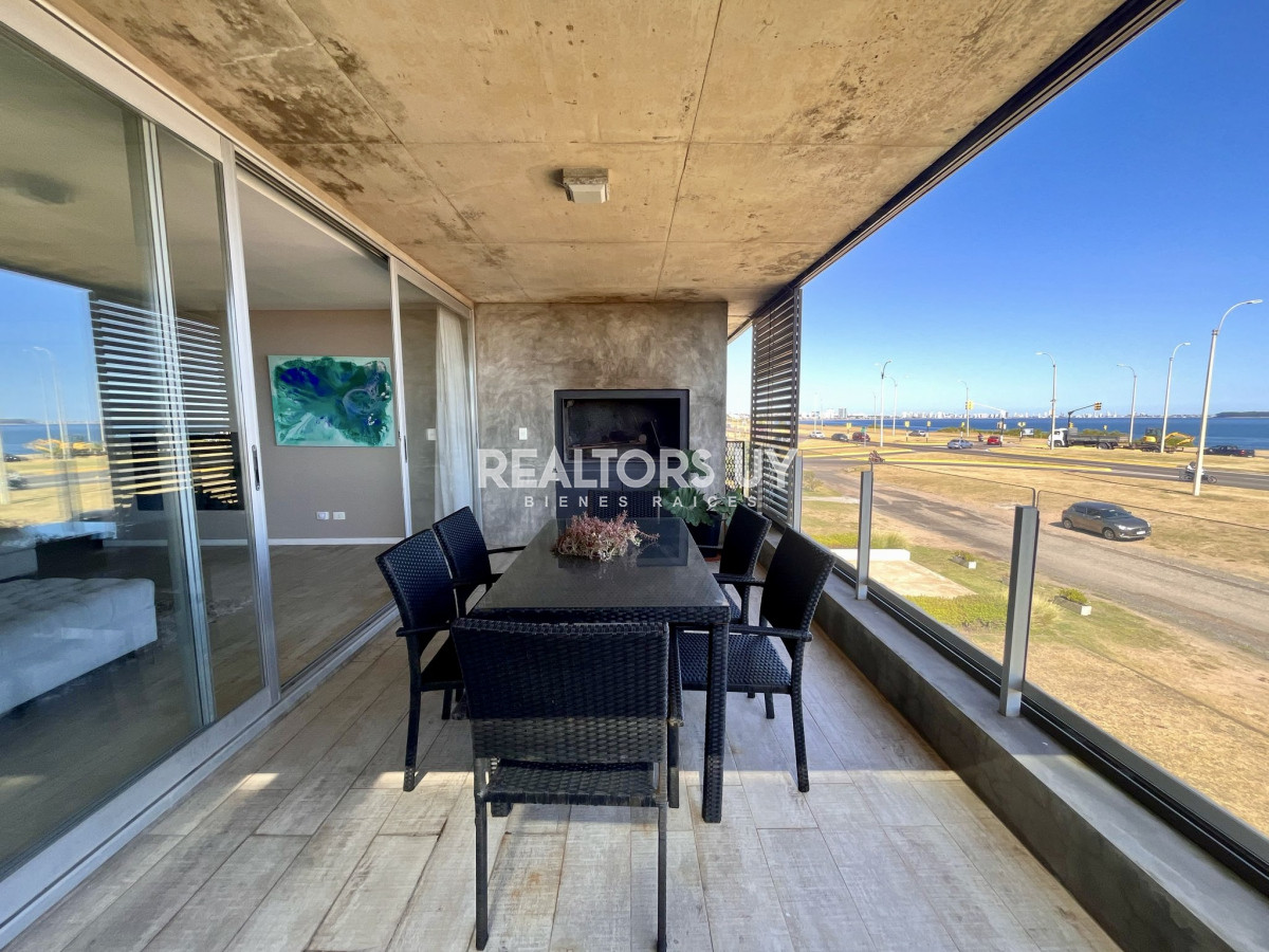 Apartamento ID.578 - Exclusivo departamento en venta frente a playa mansa- Punta del Este