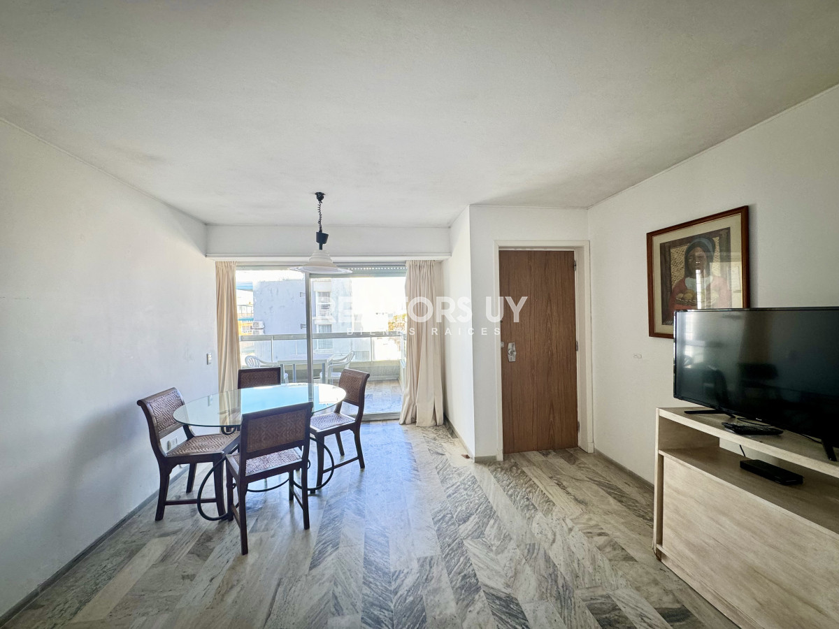 Apartamento ID.393 - Departamento de 2 dormitorios en venta! Excelente ubicación!!
