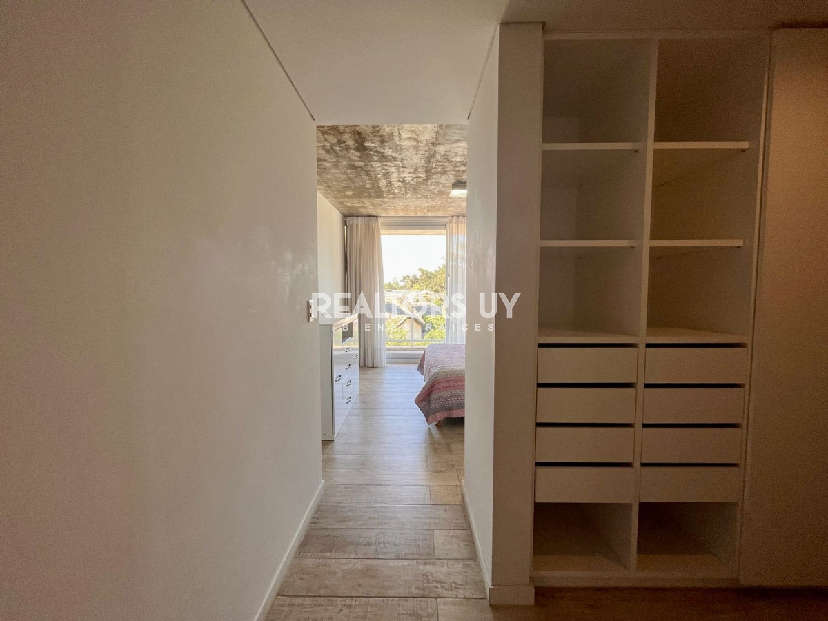 Apartamento ID.578 - Exclusivo departamento en venta frente a playa mansa- Punta del Este