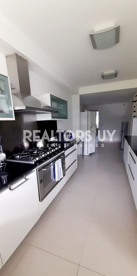 Apartamento ID.300 - Apto 4 dorm. en suite Brava - Alquiler temporal