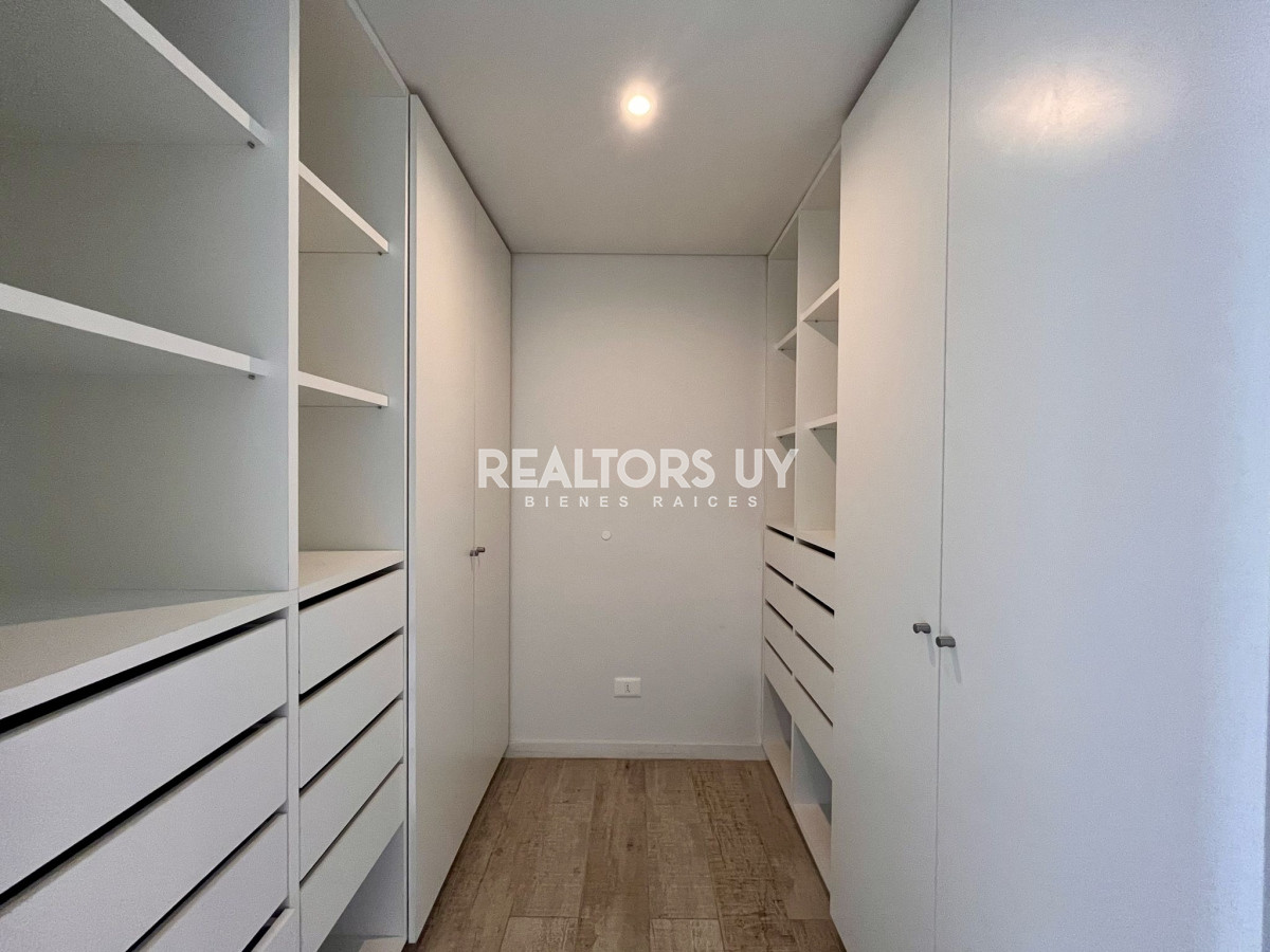 Apartamento ID.578 - Exclusivo departamento en venta frente a playa mansa- Punta del Este