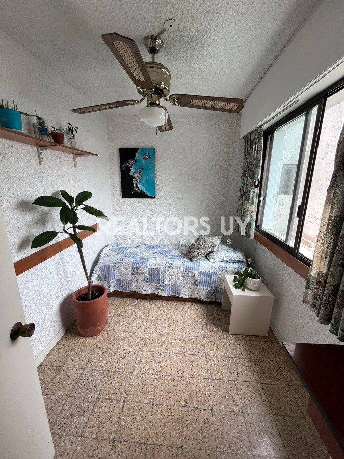 Apartamento ID.2 - Apartamento de 4 dormitorios en alquiler anual