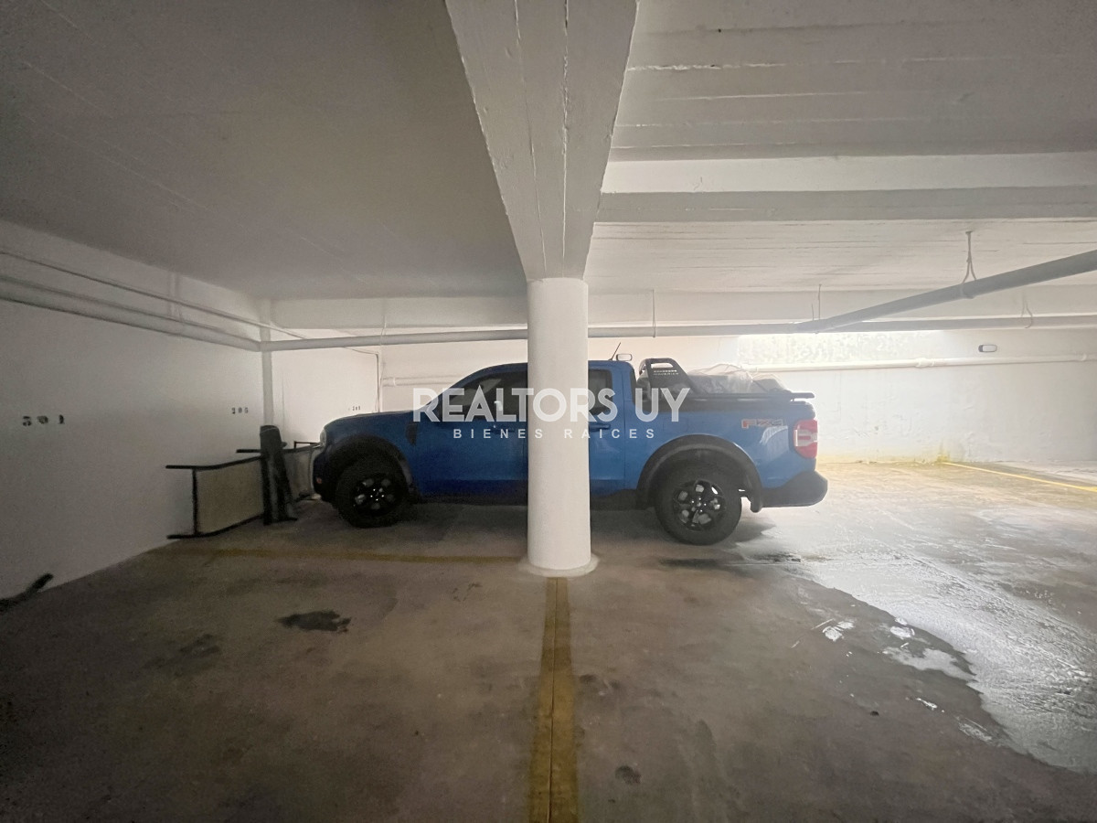 Apartamento ID.4 - Amplia planta de 4 dormitorios y excelente ubicación en venta!