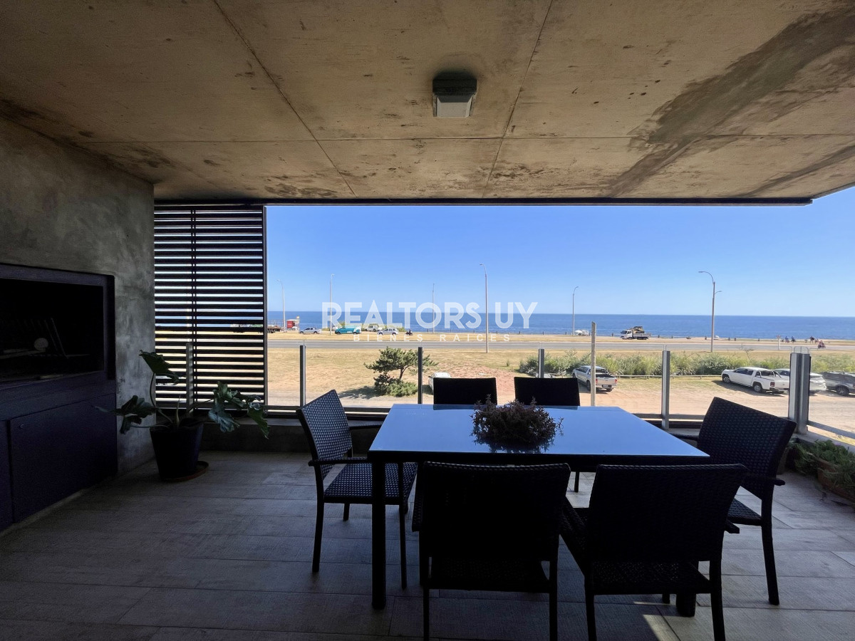Apartamento ID.578 - Exclusivo departamento en venta frente a playa mansa- Punta del Este