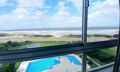 Venta semipiso en Brava, 3 dorm y servicio