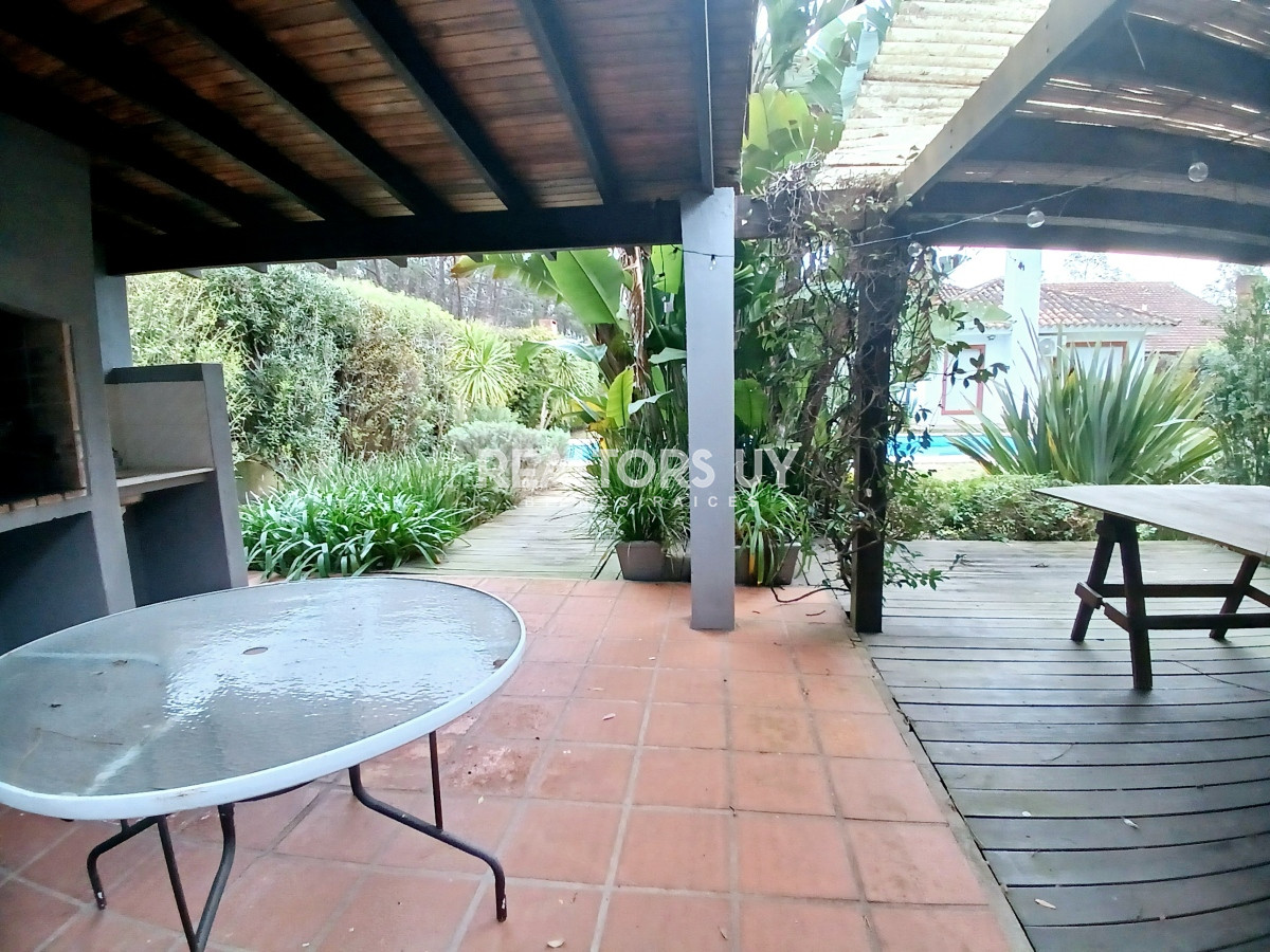 Casa ID.275 - Venta hermosa casa en San Rafael a 4 cuadras del mar.  