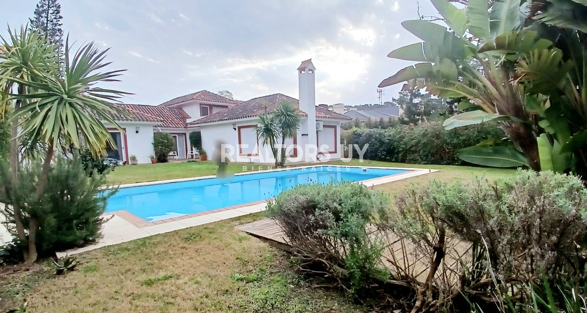 Casa ID.275 - Venta hermosa casa en San Rafael a 4 cuadras del mar.  