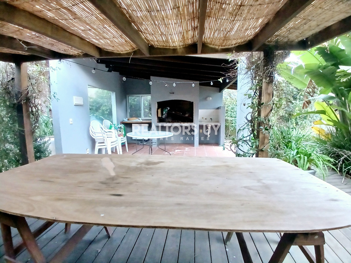 Casa ID.275 - Venta hermosa casa en San Rafael a 4 cuadras del mar.  