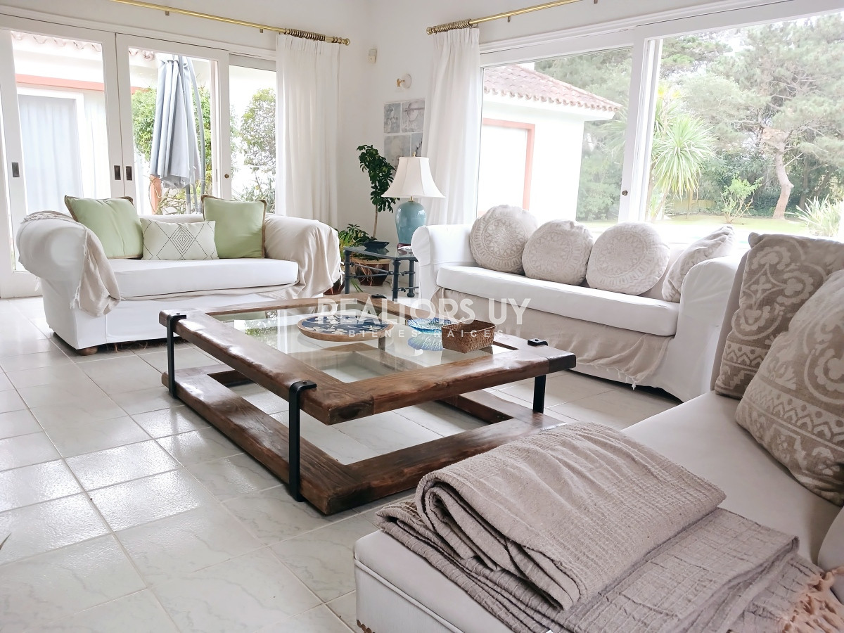 Casa ID.275 - Venta hermosa casa en San Rafael a 4 cuadras del mar.  