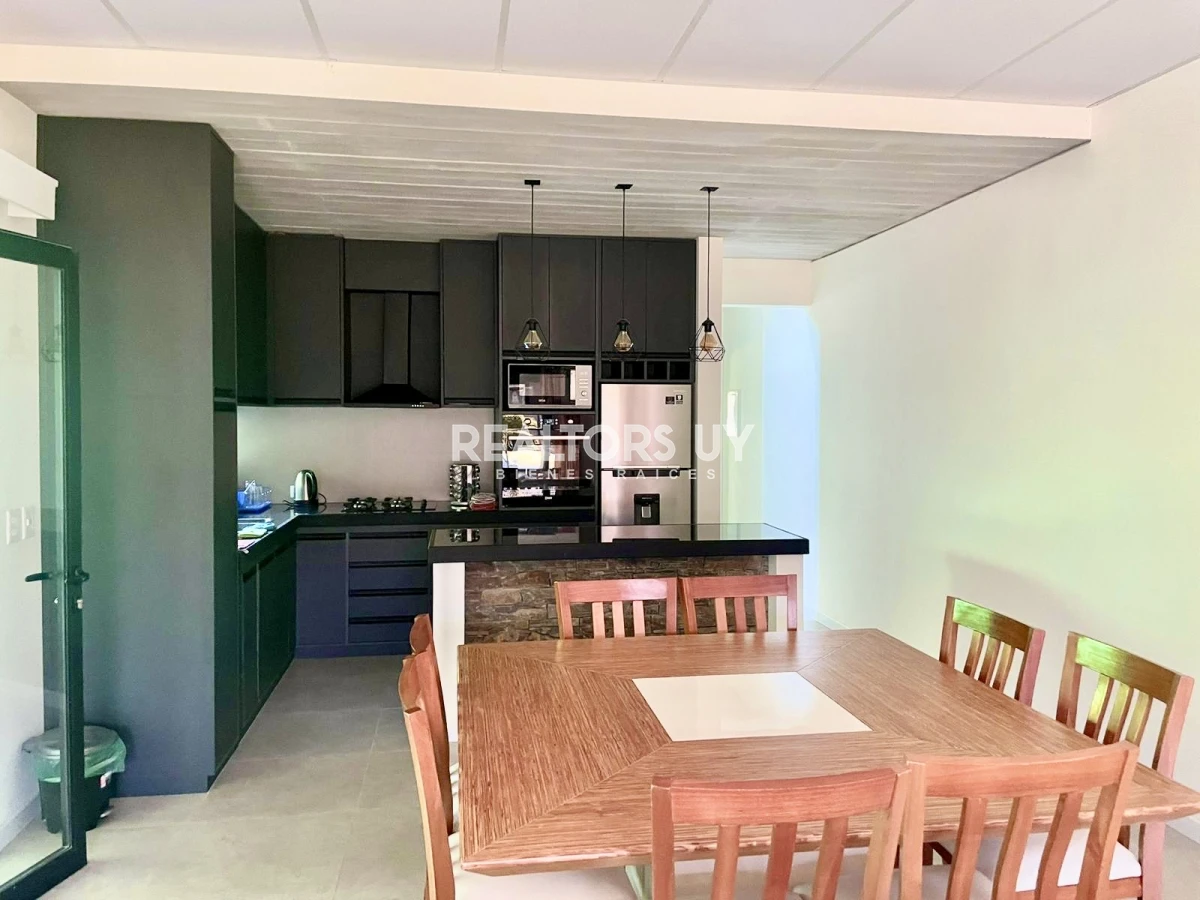 Casa ID.117 - Casa de 3 dormitorios en alquiler anual