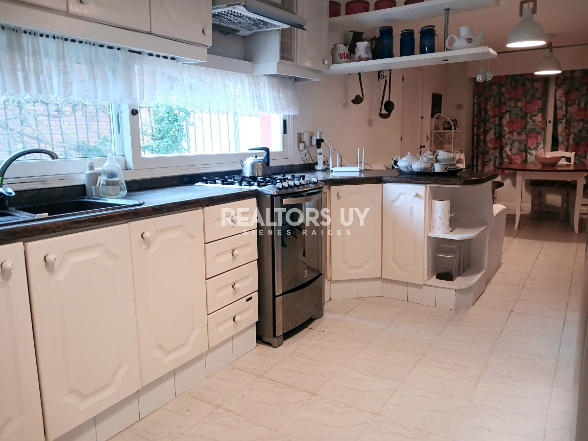 Casa ID.275 - Venta hermosa casa en San Rafael a 4 cuadras del mar.  