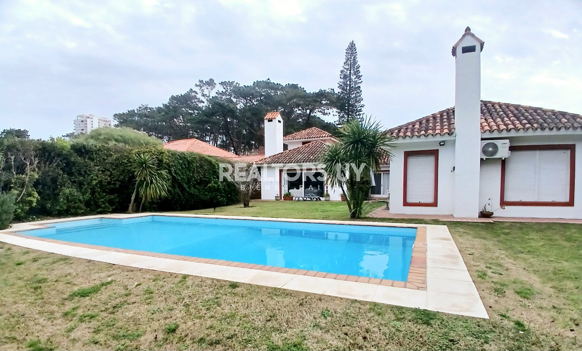 Casa ID.275 - Venta hermosa casa en San Rafael a 4 cuadras del mar.  