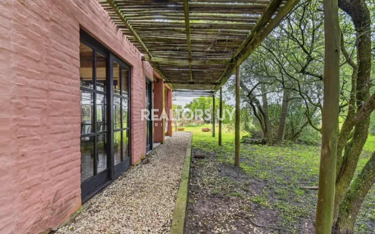 Chacra + café funcionando + cabañas próximo a San Carlos - RLT1317H