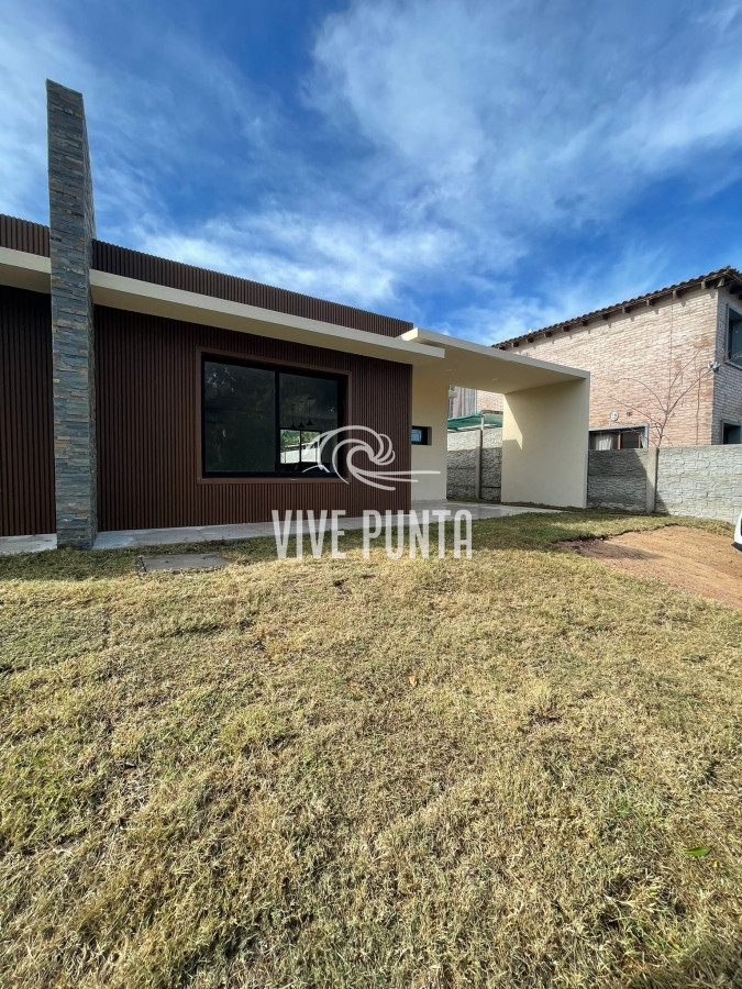 Casa ID.643 - VENTA  en Lausana 2 casas PH a estrenar de 3 dormitorios. 