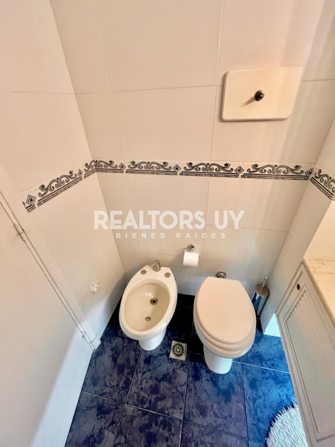 Apartamento ID.24 - OPORTUNIDAD  Punta Del Este 2 dormitorios y 2 baños, Peninsula. 