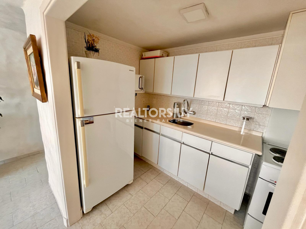 Apartamento ID.24 - OPORTUNIDAD  Punta Del Este 2 dormitorios y 2 baños, Peninsula. 