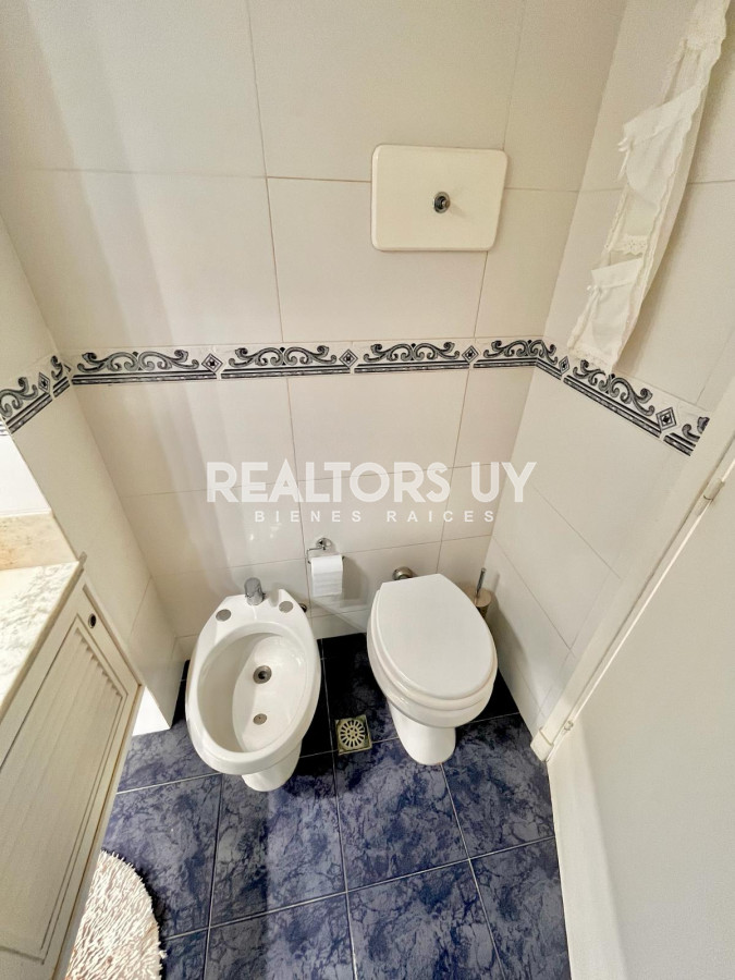 Apartamento ID.24 - OPORTUNIDAD  Punta Del Este 2 dormitorios y 2 baños, Peninsula. 