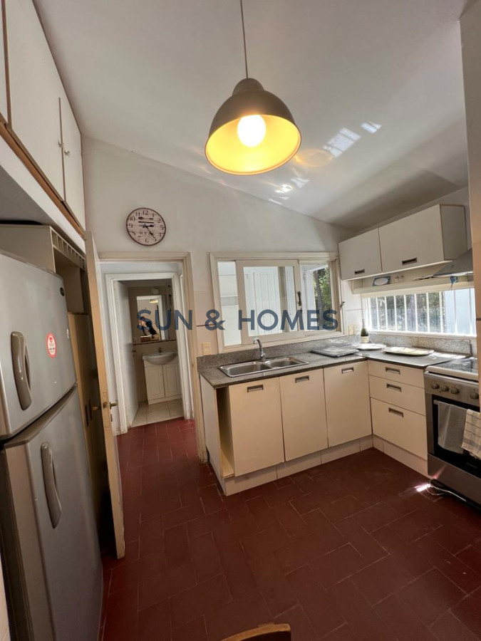 Casa ID.209 - VENTA SOLIDA CASA EN CANTEGRIL 3 DORMITORIOS + DEPENDENCIA