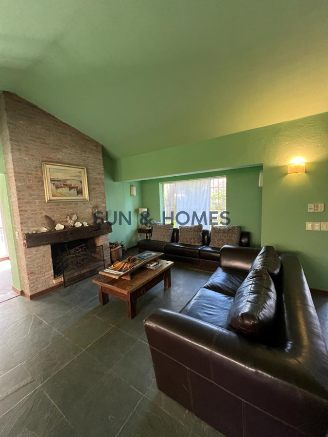 Casa ID.209 - VENTA SOLIDA CASA EN CANTEGRIL 3 DORMITORIOS + DEPENDENCIA