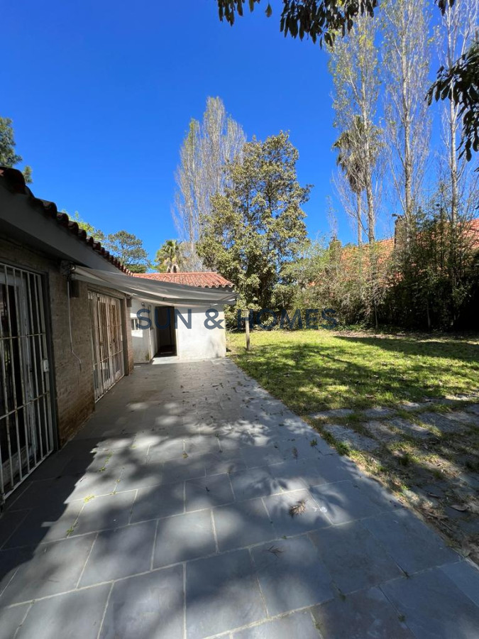 Casa ID.209 - VENTA SOLIDA CASA EN CANTEGRIL 3 DORMITORIOS + DEPENDENCIA