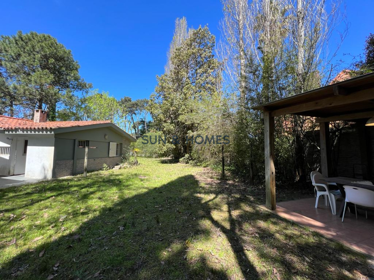 Casa ID.209 - VENTA SOLIDA CASA EN CANTEGRIL 3 DORMITORIOS + DEPENDENCIA