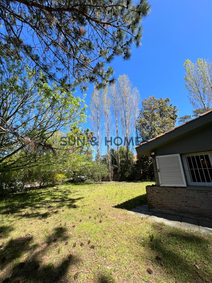 Casa ID.209 - VENTA SOLIDA CASA EN CANTEGRIL 3 DORMITORIOS + DEPENDENCIA