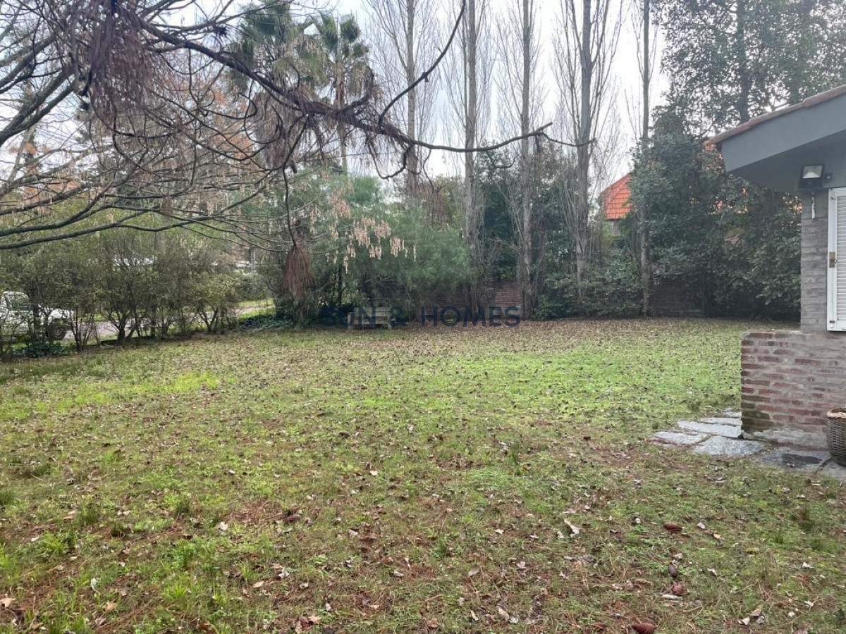 Casa ID.209 - VENTA SOLIDA CASA EN CANTEGRIL 3 DORMITORIOS + DEPENDENCIA