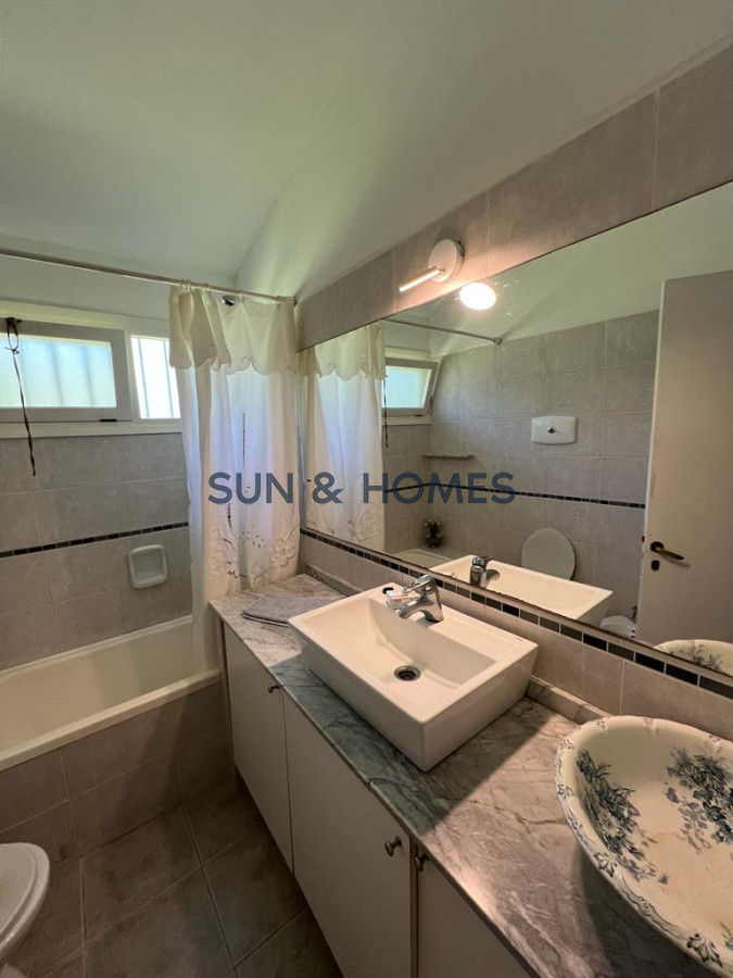Casa ID.209 - VENTA SOLIDA CASA EN CANTEGRIL 3 DORMITORIOS + DEPENDENCIA