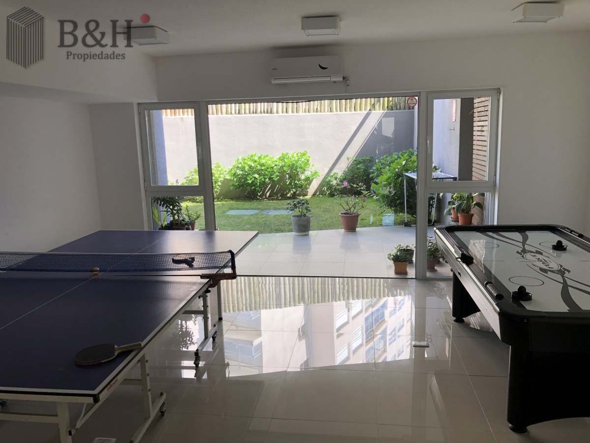 Apartamento ID.2038 - Alquiler anual de penthouse 1 dormitorio con terraza y parrillero propio en primera linea frente al mar playa mansa