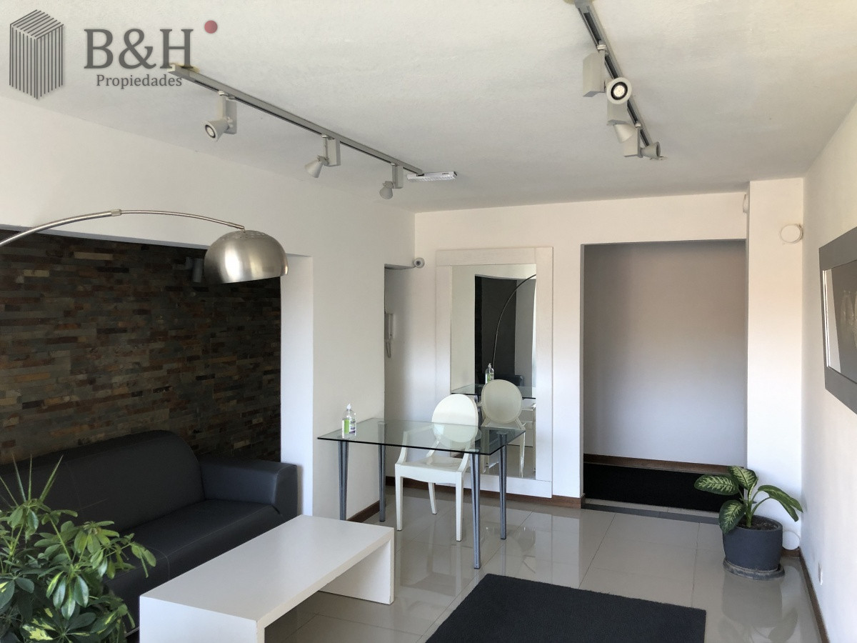 Apartamento ID.2038 - Alquiler anual de penthouse 1 dormitorio con terraza y parrillero propio en primera linea frente al mar playa mansa