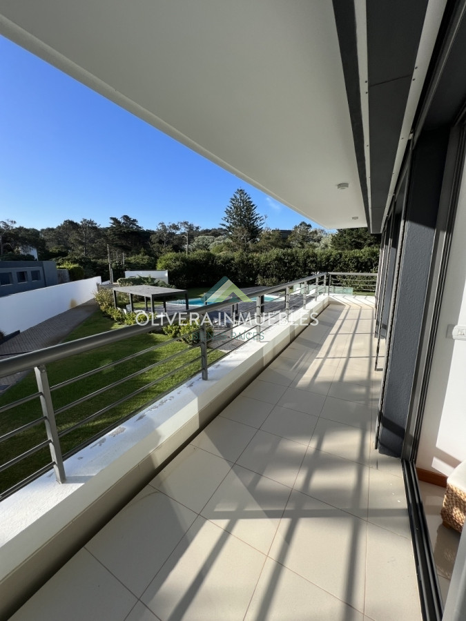 Apartamento ID.12856 - Venta hermoso departamento 3 suites en primera linea Playa Brava torre de categoría