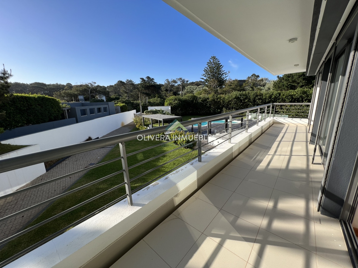 Apartamento ID.12856 - Venta hermoso departamento 3 suites en primera linea Playa Brava torre de categoría