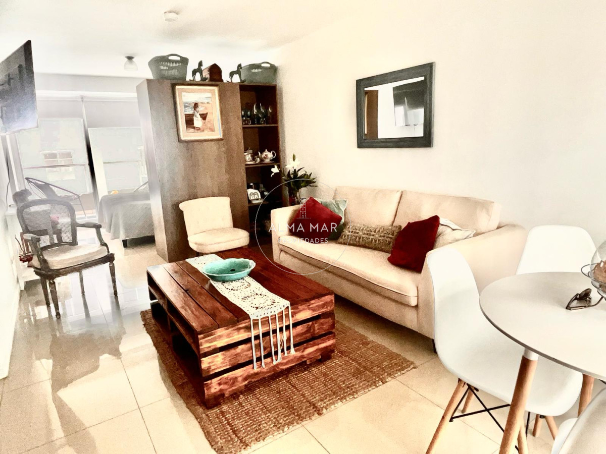 Apartamento ID.1059 - Venta y alquiler anual de apartamento monoambiente sectorizado en península con todos los servicios 