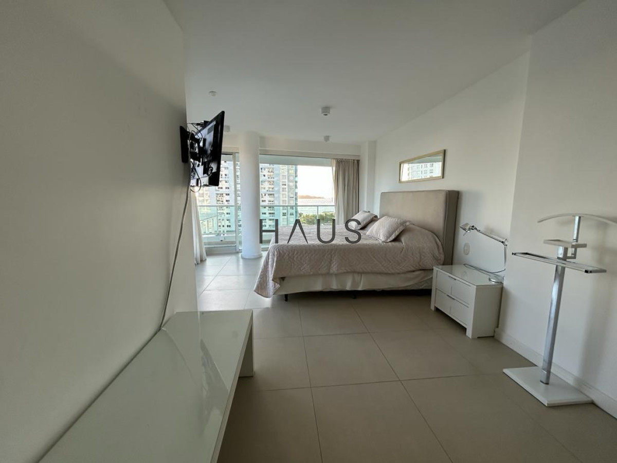 Apartamento ID.49 - Alquiler temporal de 3 dormitorios en  Playa Mansa 