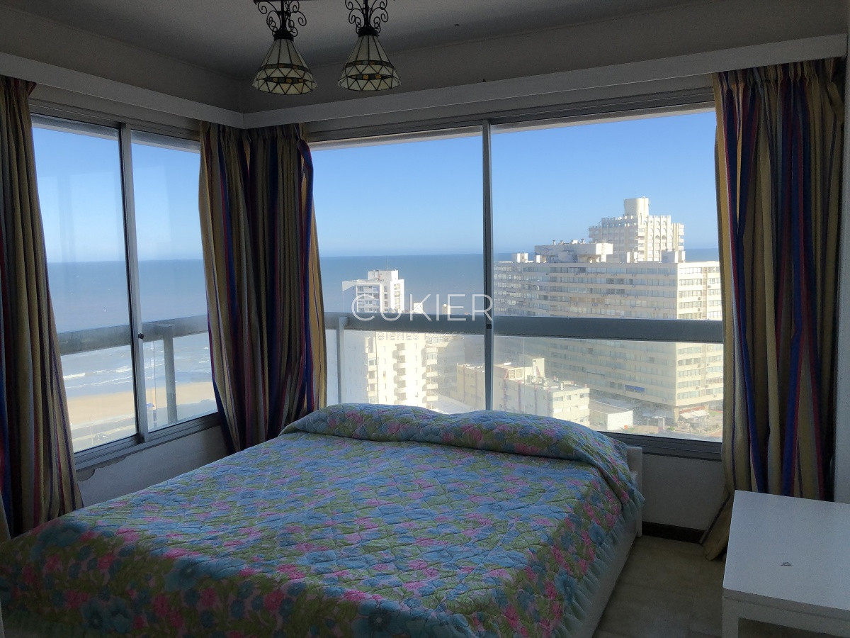 Apartamento ID.287 - Alquiler anual y venta de apartamento 3 dormitorios en edificio El Torreon Punta del Este