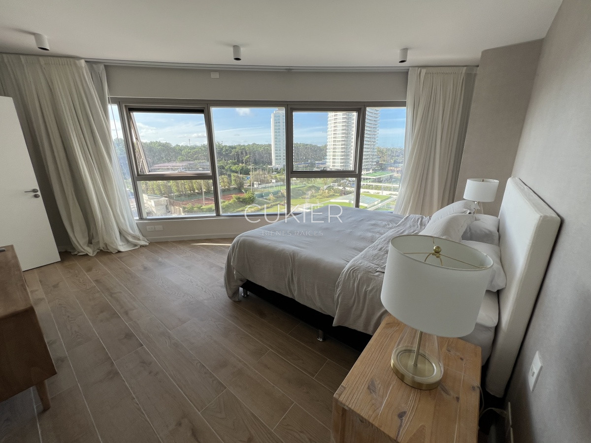 Apartamento ID.1601 - Alquiler anual apartamento 2 dormitorios primera linea Playa Brava en Trump Tower